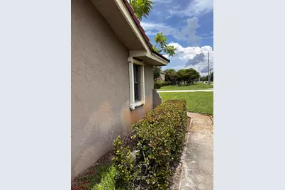12761 Westhampton Circle, Wellington, FL 33414 - Photo 25