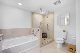 610 W Las Olas Blvd, Fort Lauderdale, FL 33312 - Photo 17