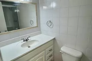 2400 NE 33rd Ave, Fort Lauderdale, FL 33305 - Photo 13