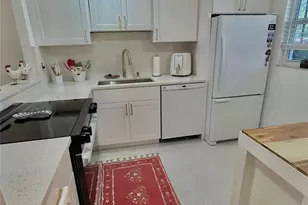 3060 Holiday Springs Blvd, Margate, FL 33063 - Photo 9