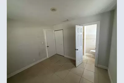 4161 NW 11th Avenue, Oakland Park, FL 33309 - Photo 5
