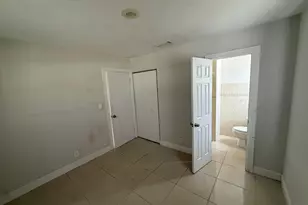 4161 NW 11th Ave, Oakland Park, FL 33309 - Photo 5