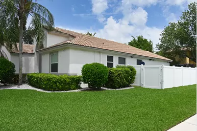 6403 C Durham Drive, Lake Worth, FL 33467 - Photo 3