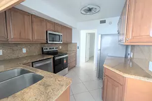105 Lake Emerald, Oakland Park, FL 33309 - Photo 9