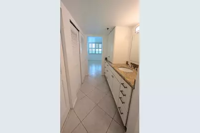 105 Lake Emerald #810, Oakland Park, FL 33309 - Photo 17