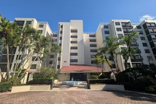 105 Lake Emerald, Oakland Park, FL 33309 - Photo 1