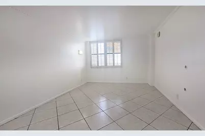 105 Lake Emerald #810, Oakland Park, FL 33309 - Photo 15