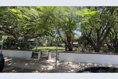 51 Edgewater Drive #4, Coral Gables, FL 33133 - Photo 9