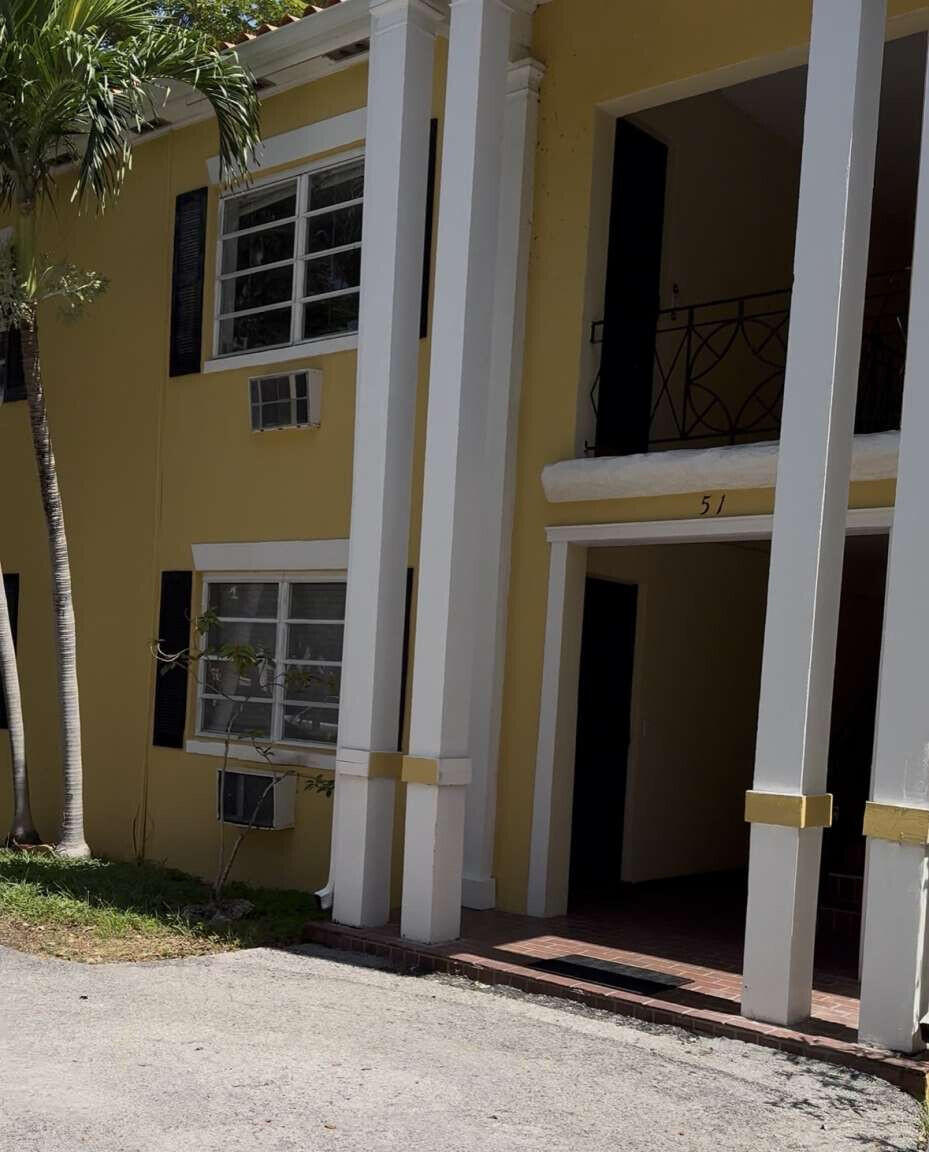 51 Edgewater Dr #4 - 51 Edgewater Dr #4, Coral Gables, FL 33133 Luxury Property | Jose Angel Pina