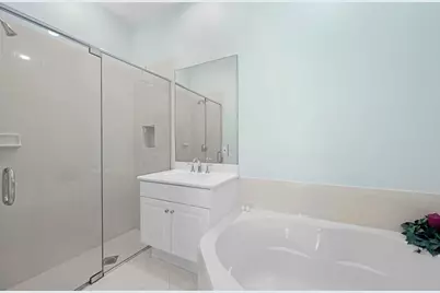 1384 Harbor View W, Hollywood, FL 33019 - Photo 23