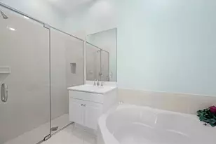1384 Harbor View W, Hollywood, FL 33019 - Photo 23