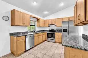 425 Shadow Wood Ln, Coral Springs, FL 33071 - Photo 17