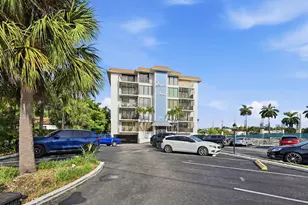 1839 Middle River Dr, Fort Lauderdale, FL 33305 - Photo 23