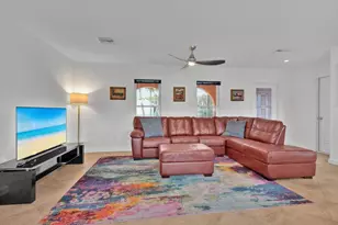 611 SE Harborview Dr, Port Saint Lucie, FL 34983 - Photo 9