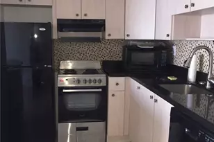 300 E Oregon Street E, Hollywood, FL 33019 - Photo 5