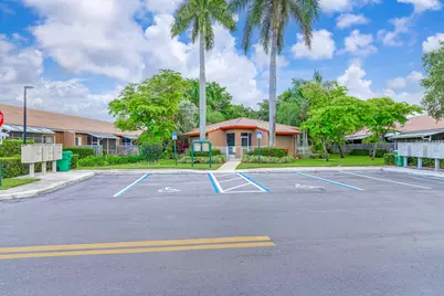 10216 Lombardy Drive, Tamarac, FL 33321 - Photo 31