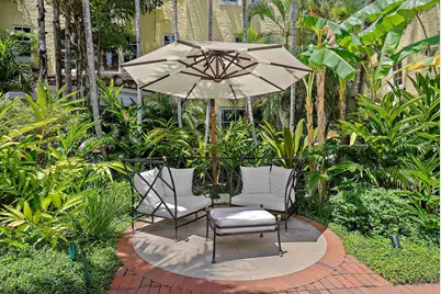 301 Australian Avenue #305, Palm Beach, FL 33480 - Photo 11