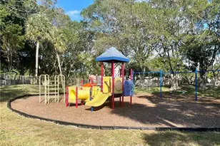 2307 S Cypress Bend Dr, Pompano Beach, FL 33069 - Photo 23