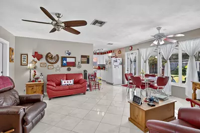 4760 NE 5th Avenue, Oakland Park, FL 33334 - Photo 9