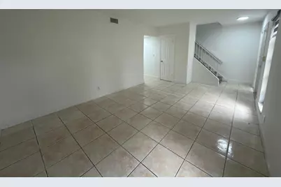 6583 Boulevard Of Champions, North Lauderdale, FL 33068 - Photo 5