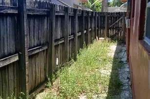 6231 SW 9th Pl, North Lauderdale, FL 33068 - Photo 13