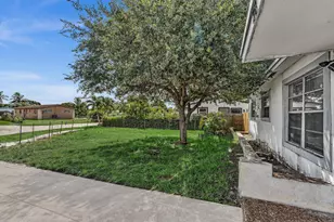 2743 NW 2nd St, Boynton Beach, FL 33435 - Photo 7