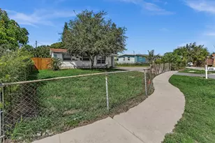 2743 NW 2nd St, Boynton Beach, FL 33435 - Photo 31