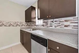 2743 NW 2nd St, Boynton Beach, FL 33435 - Photo 15