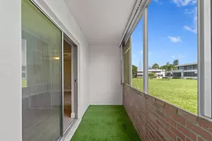 228 Camden J, West Palm Beach, FL 33417 - Photo 11