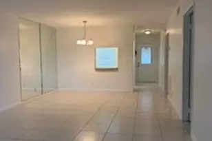 542 Franconia Cir, Lake Worth, FL 33467 - Photo 3