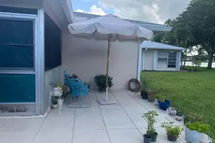 542 Franconia Cir, Lake Worth, FL 33467 - Photo 3