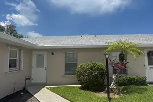 542 Franconia Cir, Lake Worth, FL 33467 - Photo 1