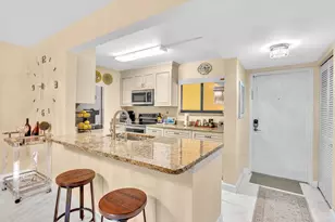912 SW 9th St Cir, Boca Raton, FL 33486 - Photo 5
