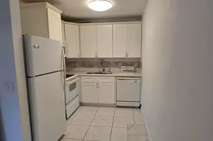 227 Kent N, West Palm Beach, FL 33417 - Photo 3