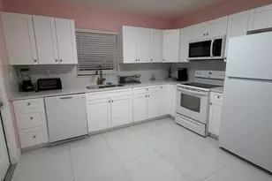 1700 NE 146th St, Miami, FL 33181 - Photo 5