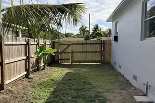 2745 Funston St, Hollywood, FL 33020 - Photo 21