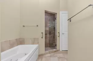 16102 Emerald Estates Dr, Weston, FL 33331 - Photo 19