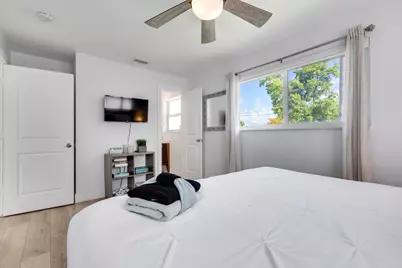 242 SW 9th Street, Pompano Beach, FL 33060 - Photo 15