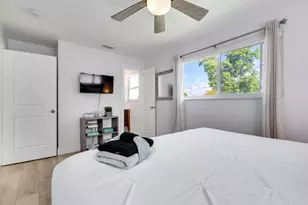 242 SW 9th St, Pompano Beach, FL 33060 - Photo 15