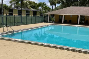 310 Meadows Cir, Boynton Beach, FL 33436 - Photo 25