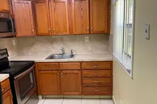 310 Meadows Cir, Boynton Beach, FL 33436 - Photo 9