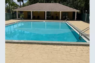 310 Meadows Circle, Boynton Beach, FL 33436 - Photo 27