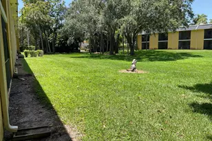 310 Meadows Cir, Boynton Beach, FL 33436 - Photo 21