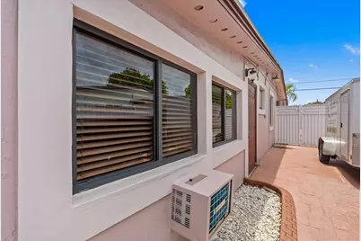 6160 W 14th Avenue, Hialeah, FL 33012 - Photo 39