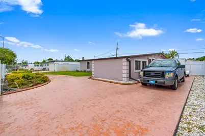 6160 W 14th Avenue, Hialeah, FL 33012 - Photo 5