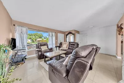 3560 NW 34th Way, Lauderdale Lakes, FL 33309 - Photo 9