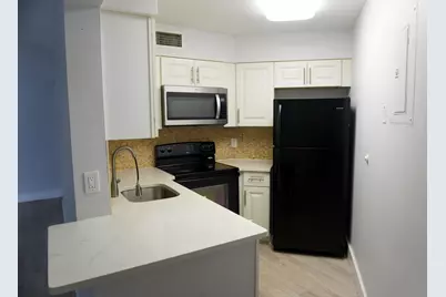 213 Lake Pointe Drive #211, Oakland Park, FL 33309 - Photo 5