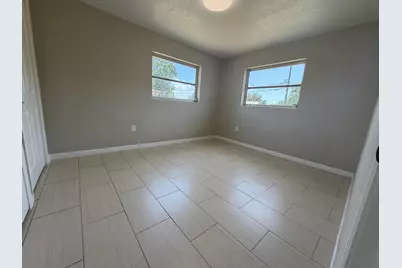 148 SE 6th Street N, Belle Glade, FL 33430 - Photo 13