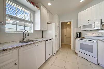 774 SW Balmoral Trace, Stuart, FL 34997 - Photo 9