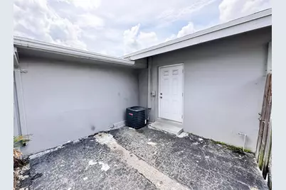 16 NE 9th Avenue, Deerfield Beach, FL 33441 - Photo 15